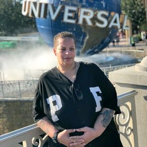 Meet your Posher, Sharon